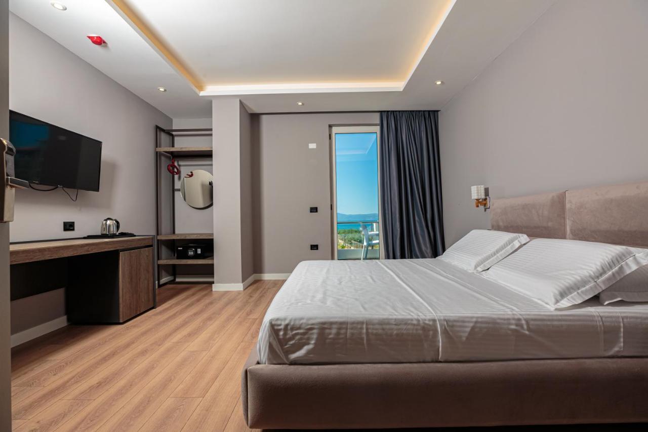 Hotel Real Vlorë Buitenkant foto