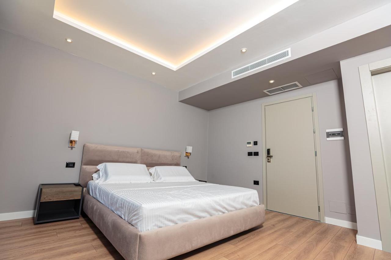 Hotel Real Vlorë Buitenkant foto