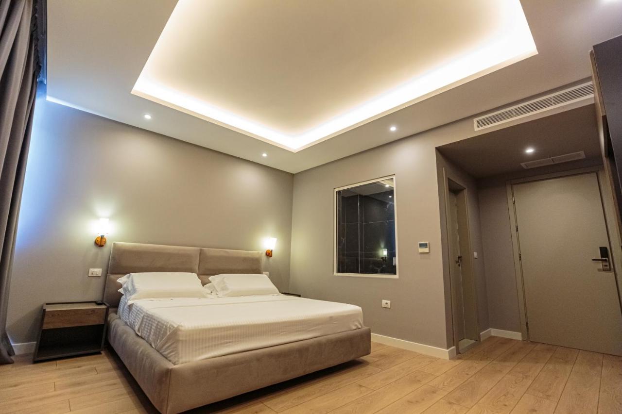 Hotel Real Vlorë Buitenkant foto