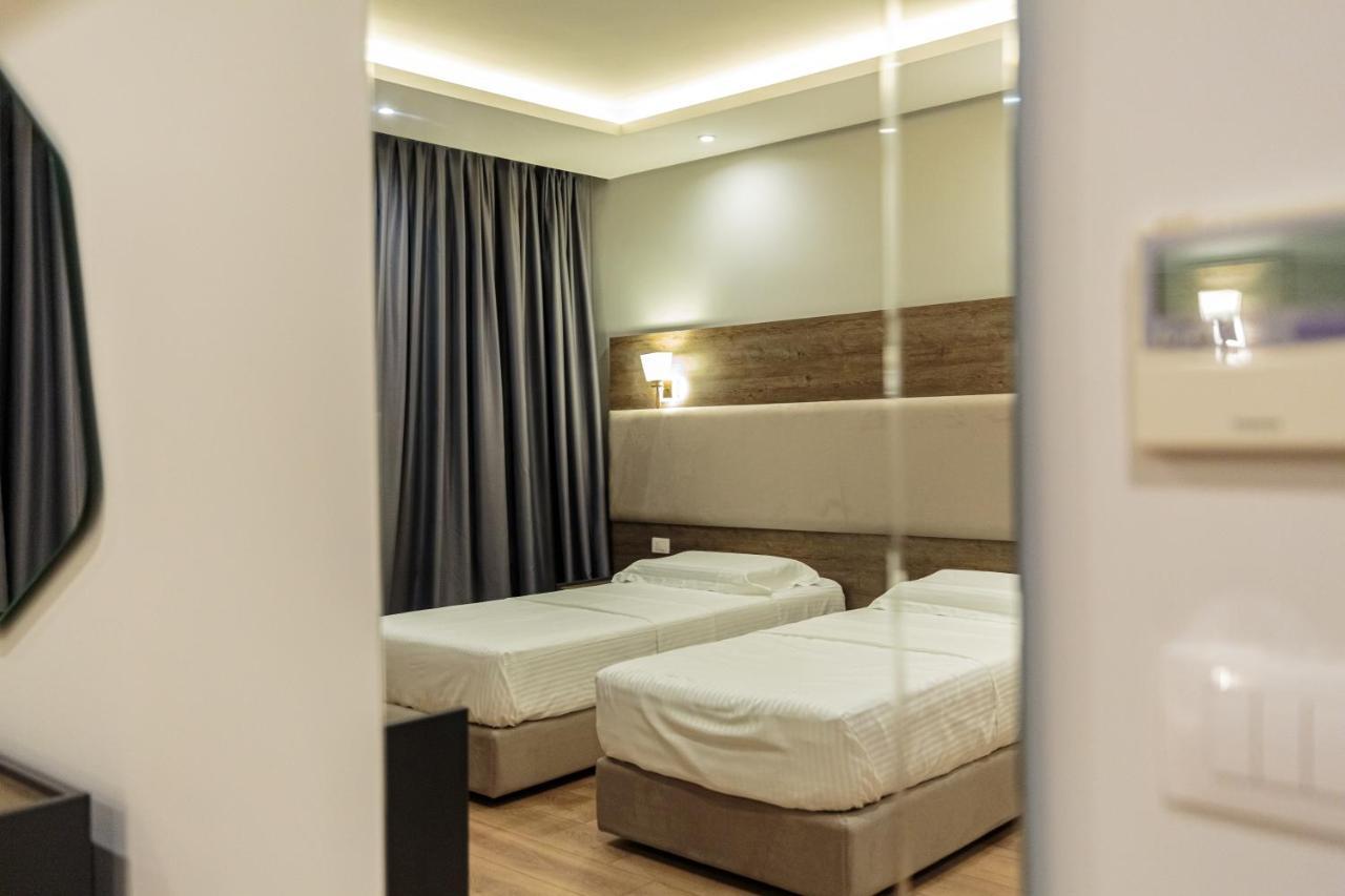 Hotel Real Vlorë Buitenkant foto
