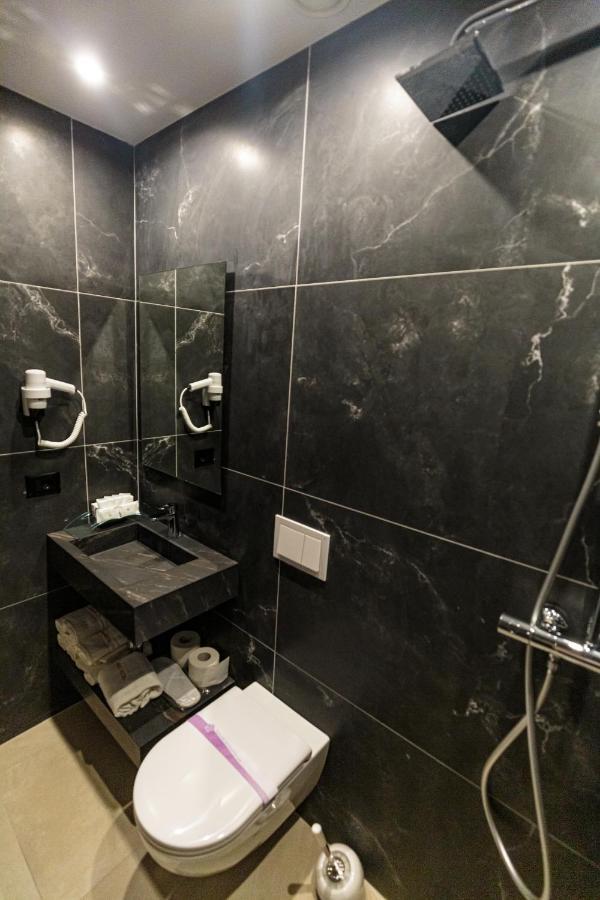 Hotel Real Vlorë Buitenkant foto