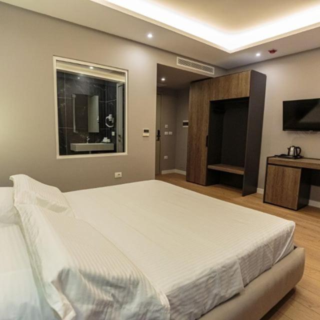 Hotel Real Vlorë Buitenkant foto